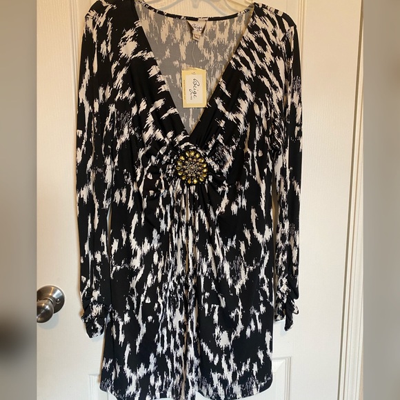 Woman’s dress - Picture 1 of 4